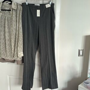 Abercrombie grey work pants NWT never worn
I will press / steam prior to ship